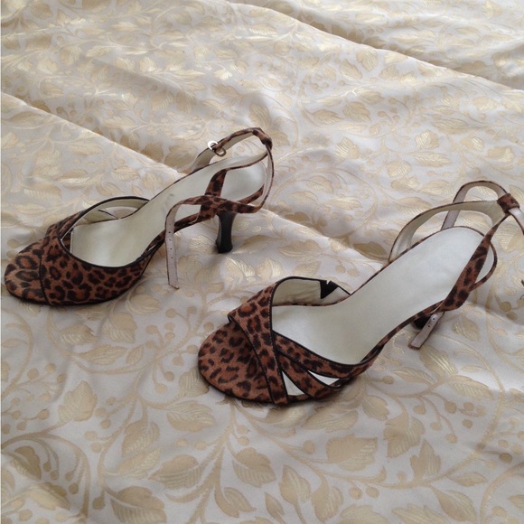 3 pairs of high heel shoes - Picture 2 of 3